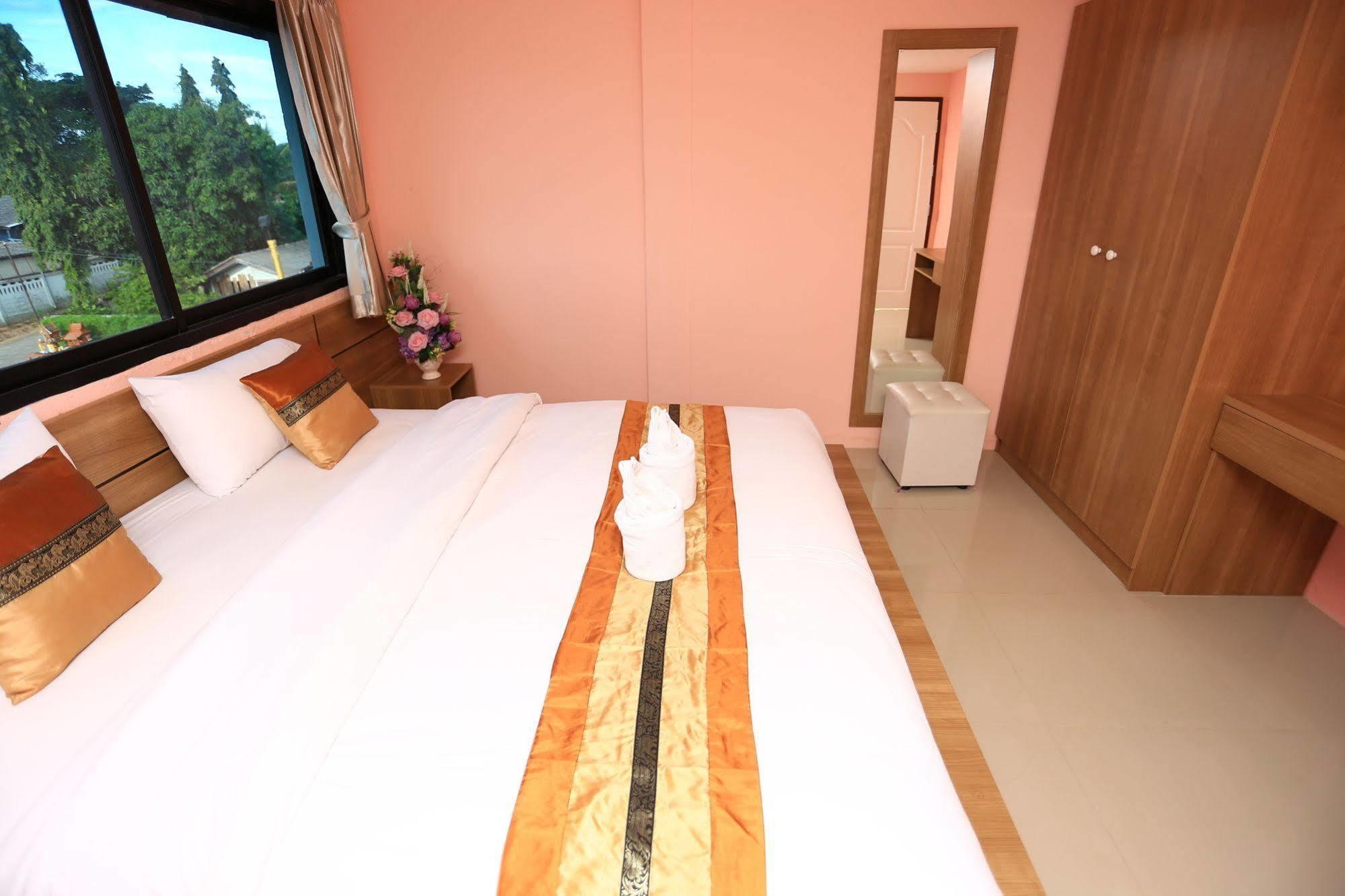 Airbest Gemtree Lampang Hotel エクステリア 写真