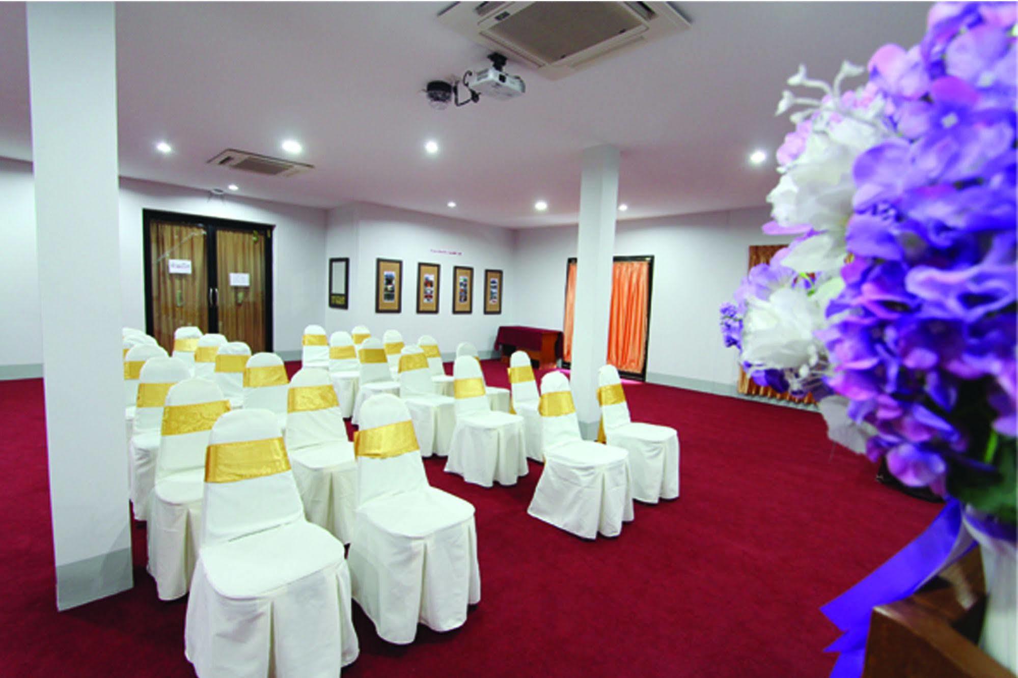 Airbest Gemtree Lampang Hotel エクステリア 写真